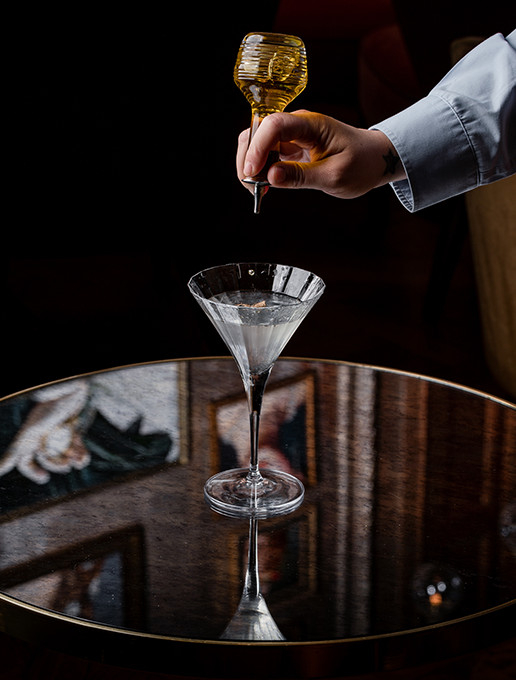 A surprising cocktail served for Father's Day at Dans le Noir ?