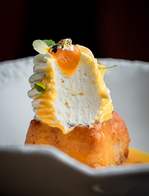 Creamy dessert served for a wedding anniversary at Dans le Noir ?